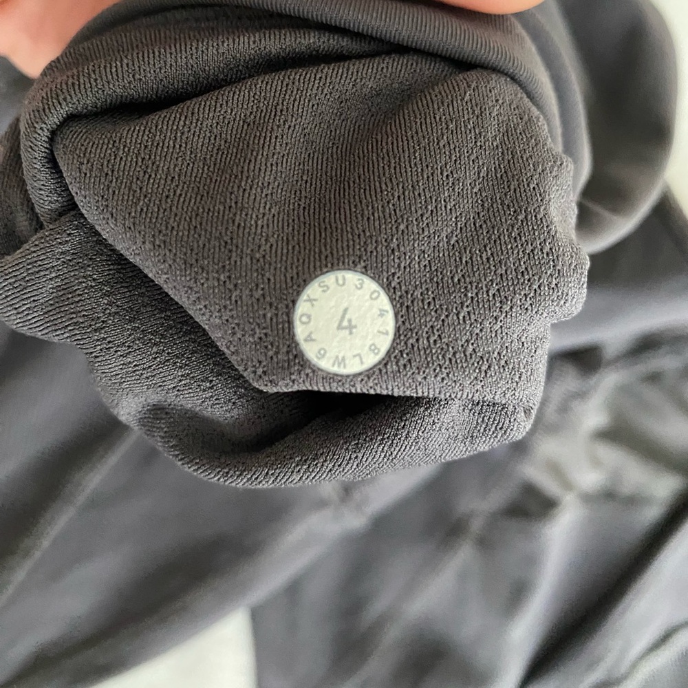 Lululemon Mesh In Motion Crop - Picture 9 of 9